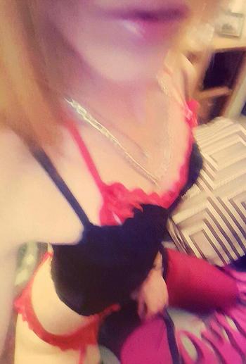 , 28  female escort, Kelowna