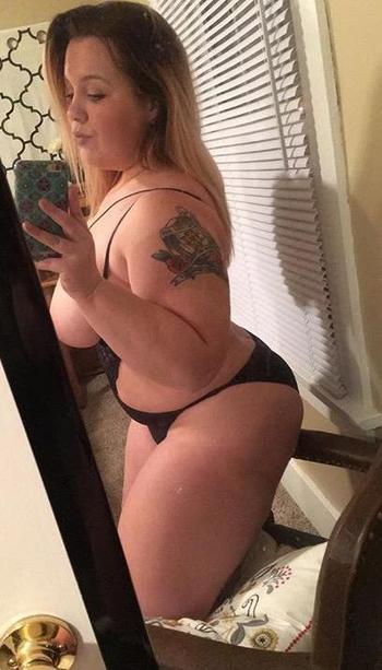 , 22  female escort, Kelowna