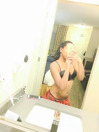 , 19  female escort, Kelowna