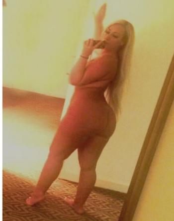 , 25  female escort, Kelowna