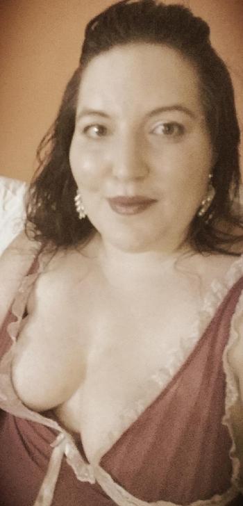 , 21  female escort, Kelowna