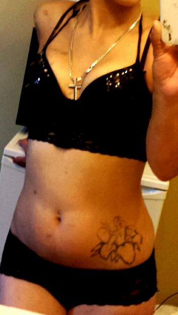 , 23 Latino/Hispanic female escort, Kelowna