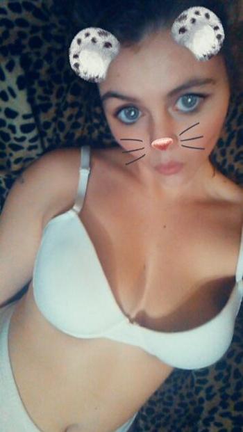 , 20  female escort, Kelowna