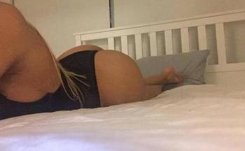 , 22  female escort, Kelowna