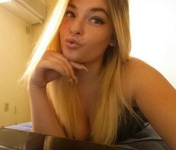 , 20  female escort, Kelowna
