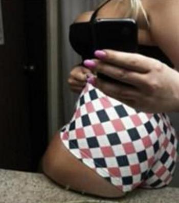 , 22  female escort, Kelowna