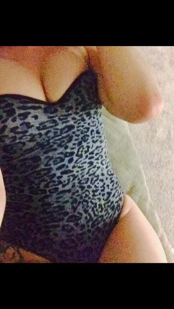 , 22  female escort, Kelowna