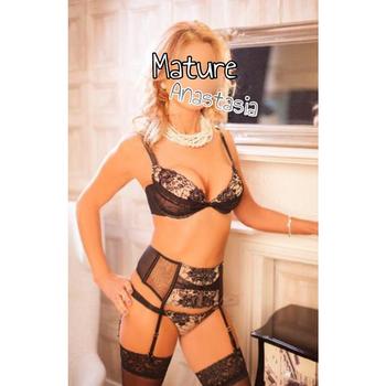 , 40 European female escort, Kelowna