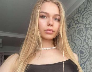 Mandy, 20 Caucasian/White female escort, Kelowna