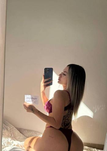 Scarlett love, 20 Caucasian/White female escort, Kelowna