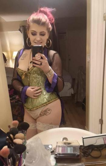 Gypsy Rose, 25 Caucasian/White female escort, Kelowna