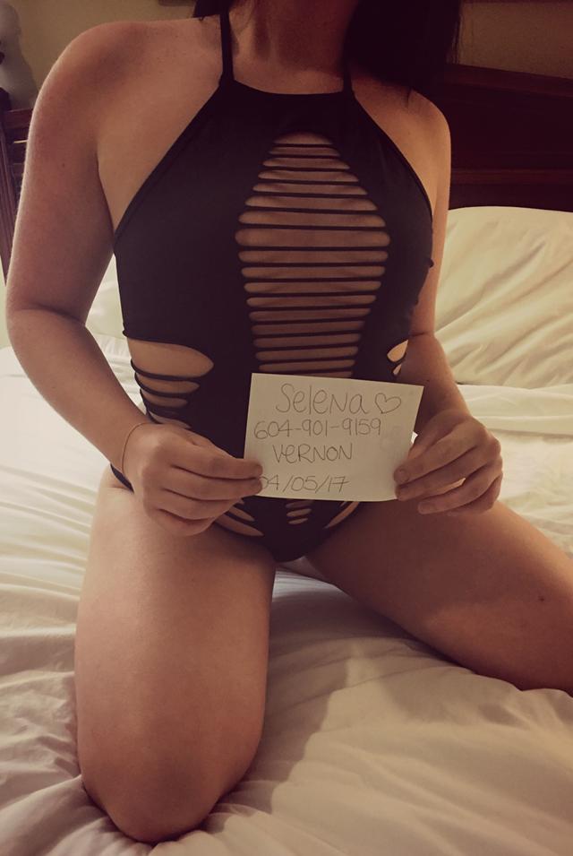 escort photo 0
